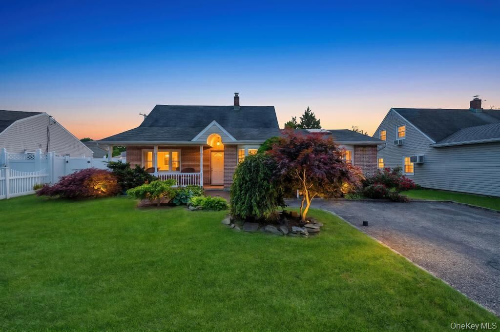 Property Photo:  156 Shelter Lane  NY 11756 