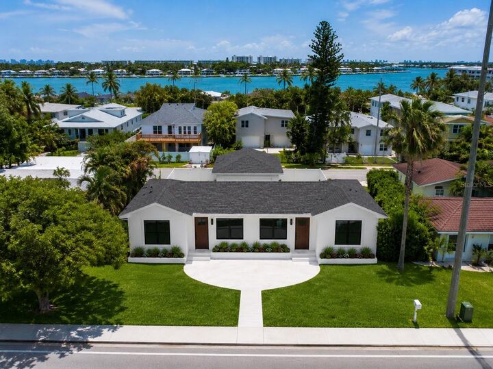 Property Photo: 3219 E Debazan Avenue FL 33706