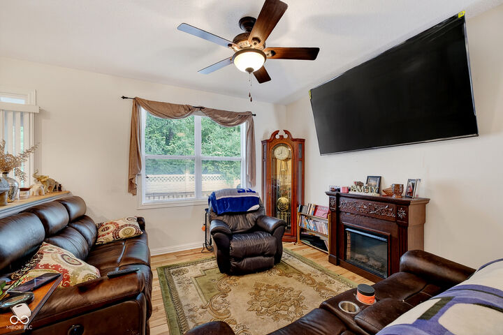 Property Photo:  1502 Hideaway Drive  IN 46112 