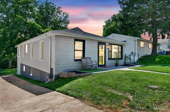 Property Photo: 128 Laredo Avenue MO 63125