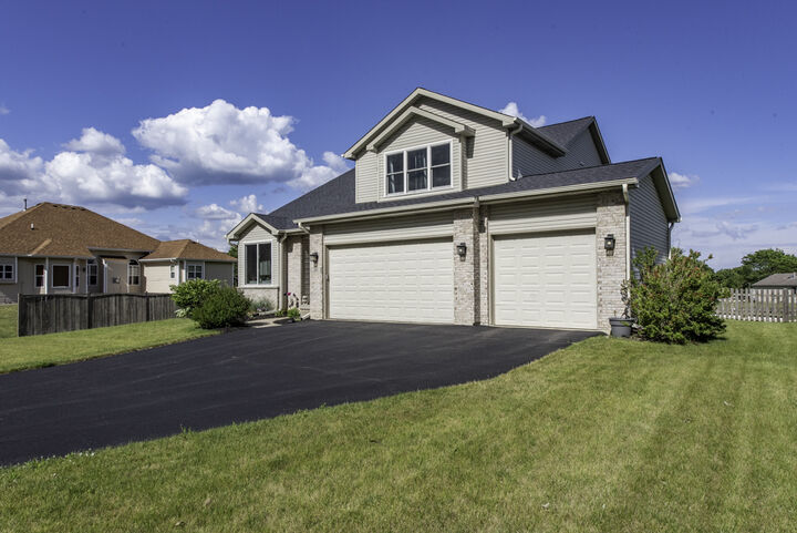 Property Photo:  301 English Lane  IL 60096 