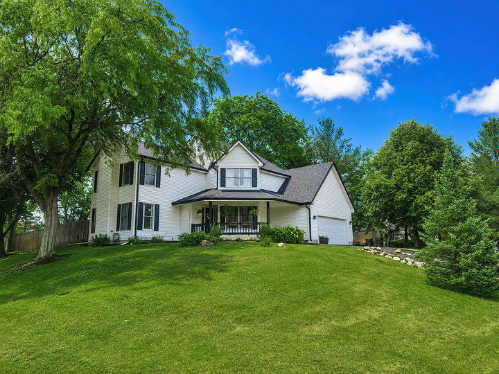 Property Photo:  2412 Elk Drive  IL 60081 