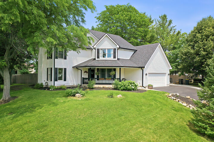 Property Photo:  2412 Elk Drive  IL 60081 