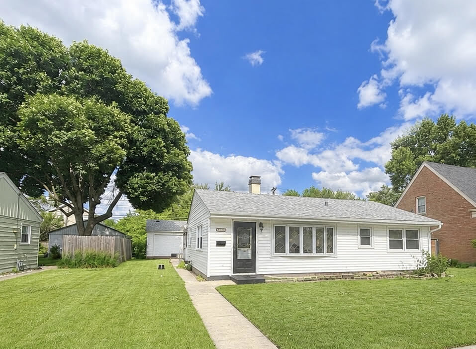 Property Photo:  3715 Kemman Avenue  IL 60513 