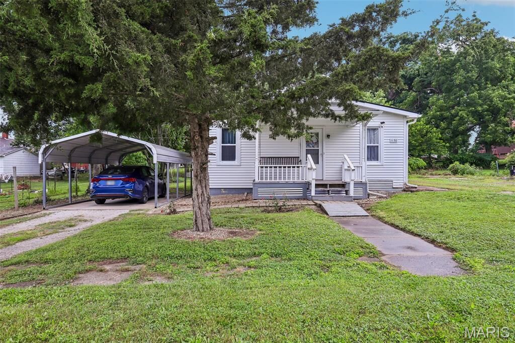 Property Photo:  1130 Marshall Street  IL 62049 