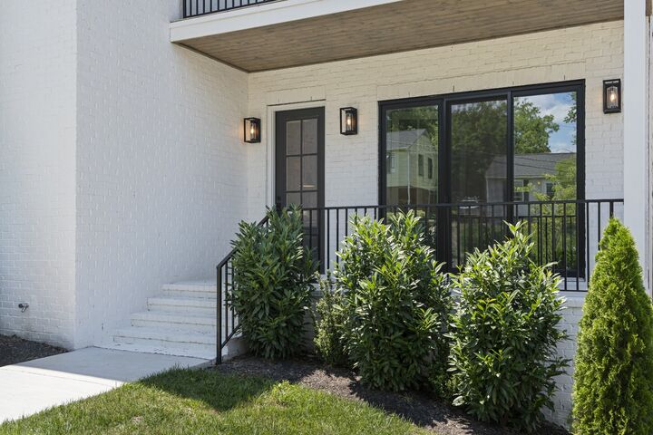 Property Photo:  341 Chamberlin St  TN 37209 