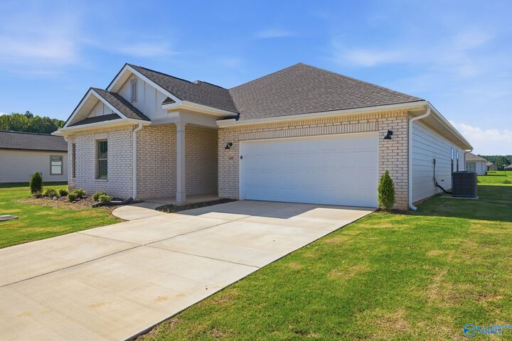 Property Photo: 100 Chain Bridge Circle AL 35749