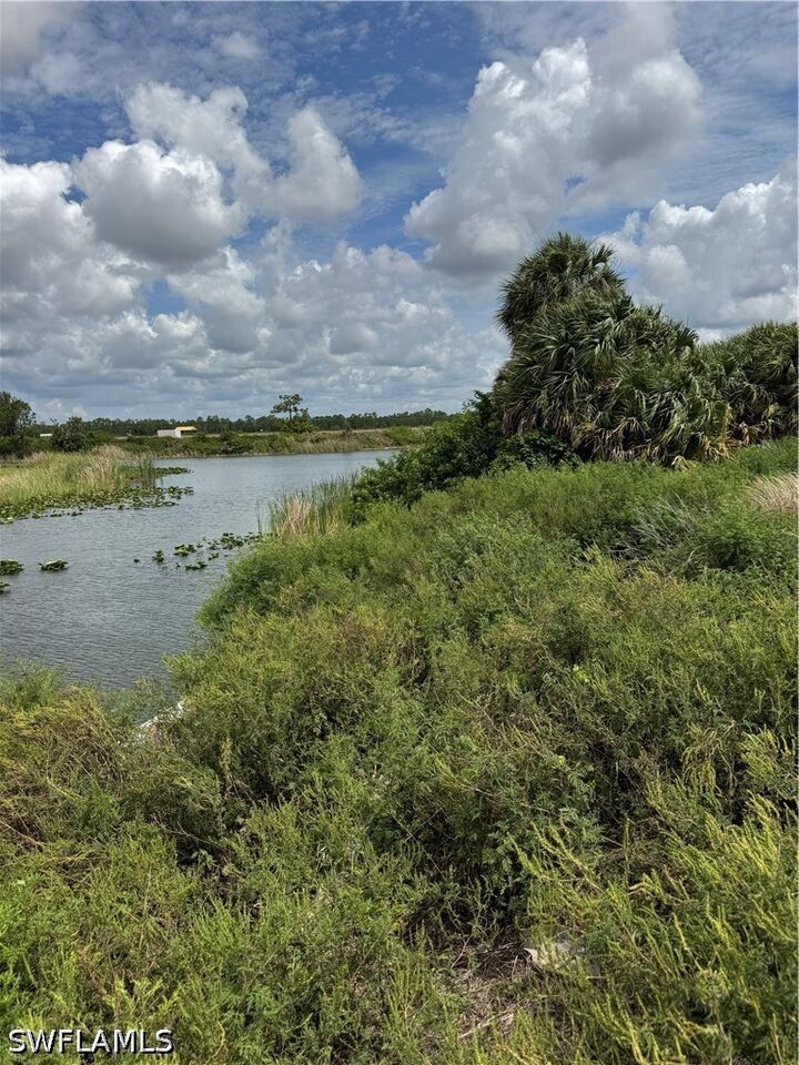 Property Photo: 2624 NW 9th Avenue FL 33993
