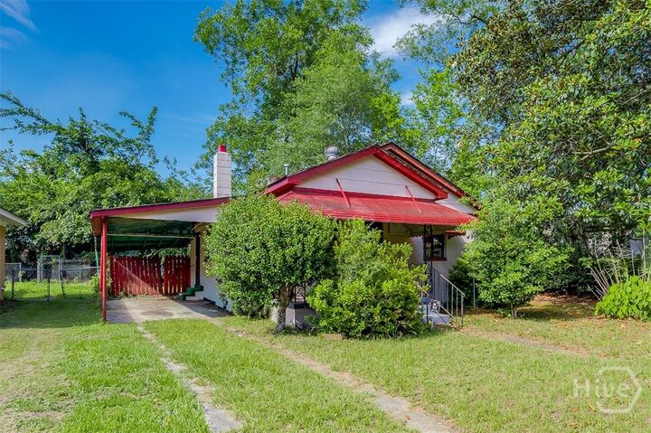 Property Photo: 1110 W 49th Street GA 31401