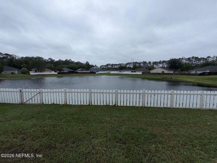 Property Photo: 332 Marisco Way FL 32220