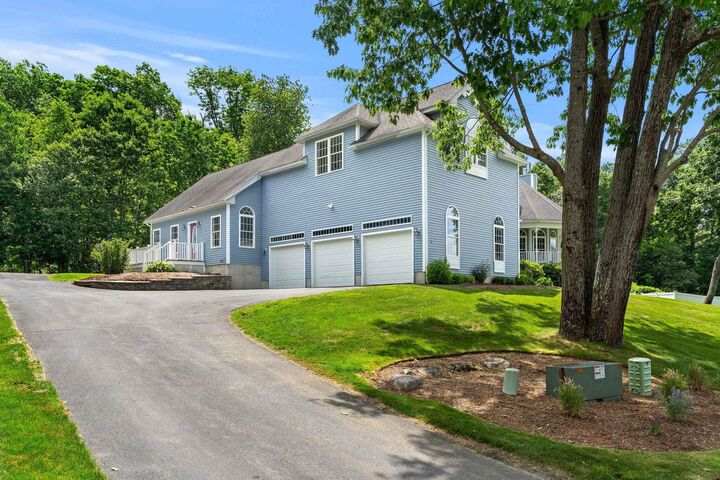Property Photo:  3 Rainbow Drive  NH 03062 