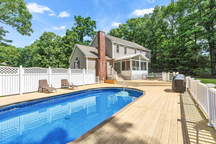 Property Photo: 64 Seasons Lane NH 03053
