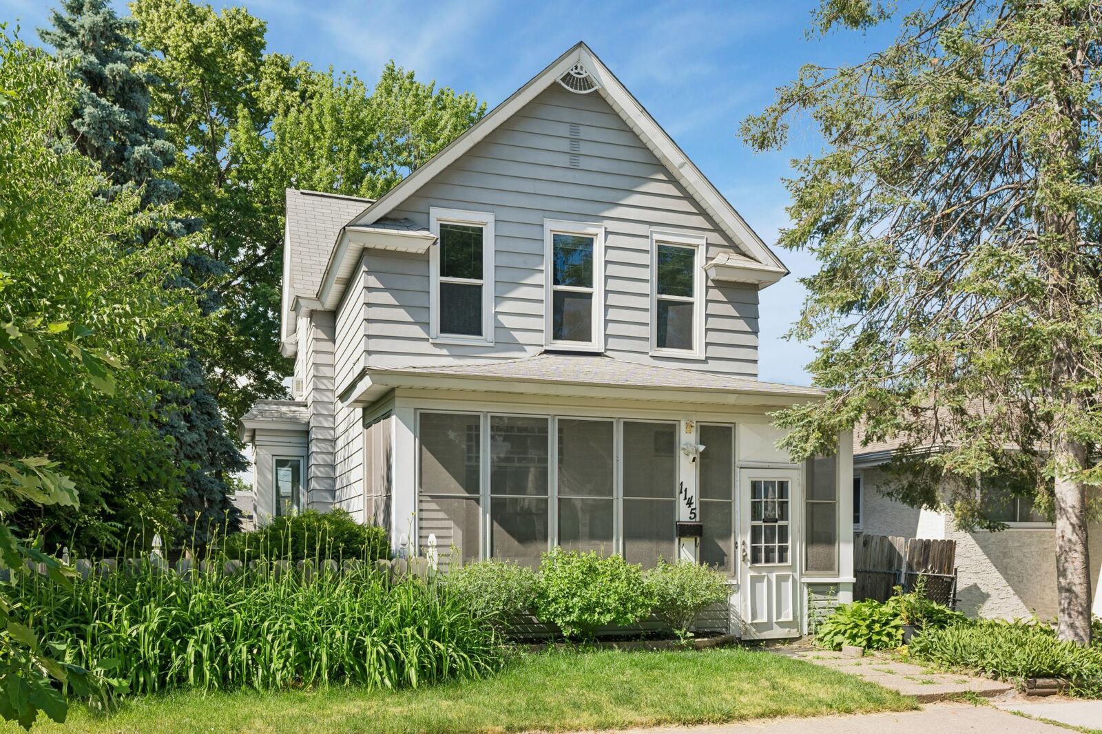 Property Photo:  1145 Beech Street  MN 55106 