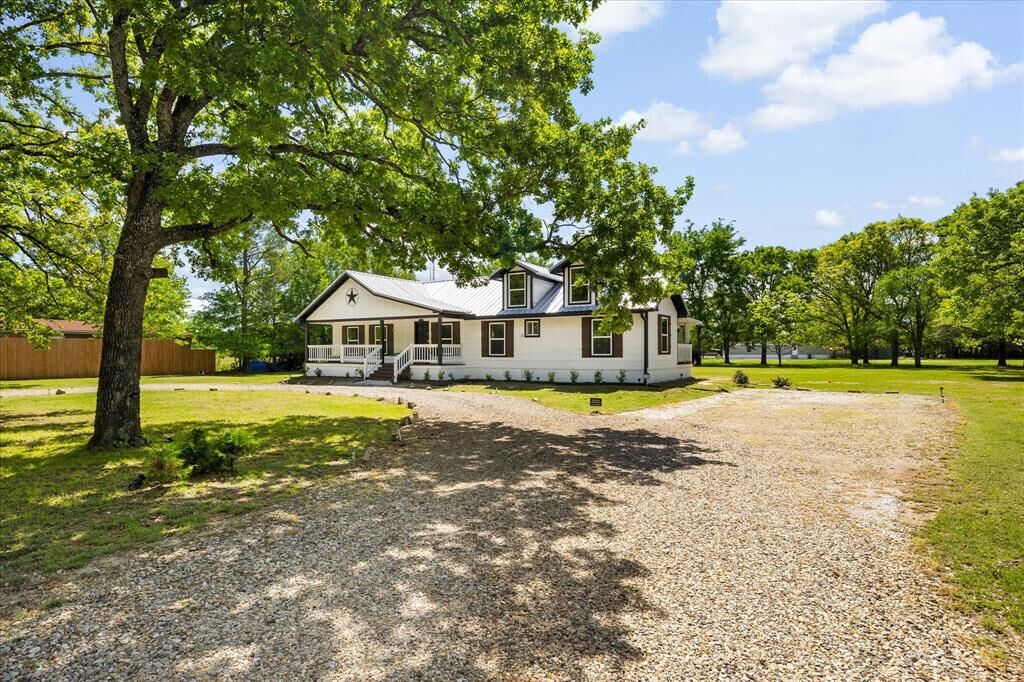 Property Photo:  2611 Private Road 2410  TX 75474 