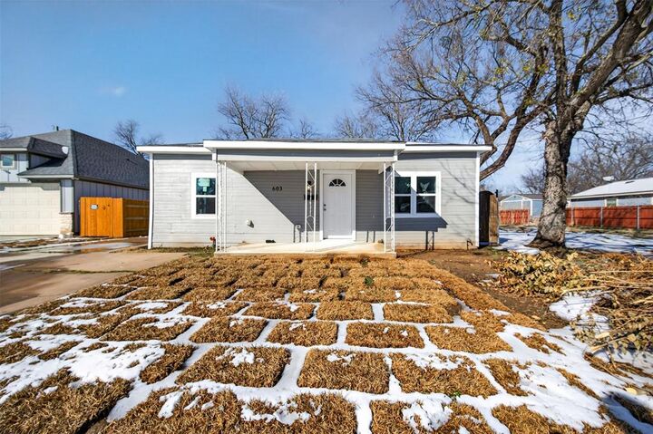 Property Photo:  603 E Willingham Street  TX 76031 