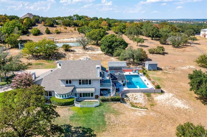 Property Photo: 331 Clear Lake Lane TX 76087