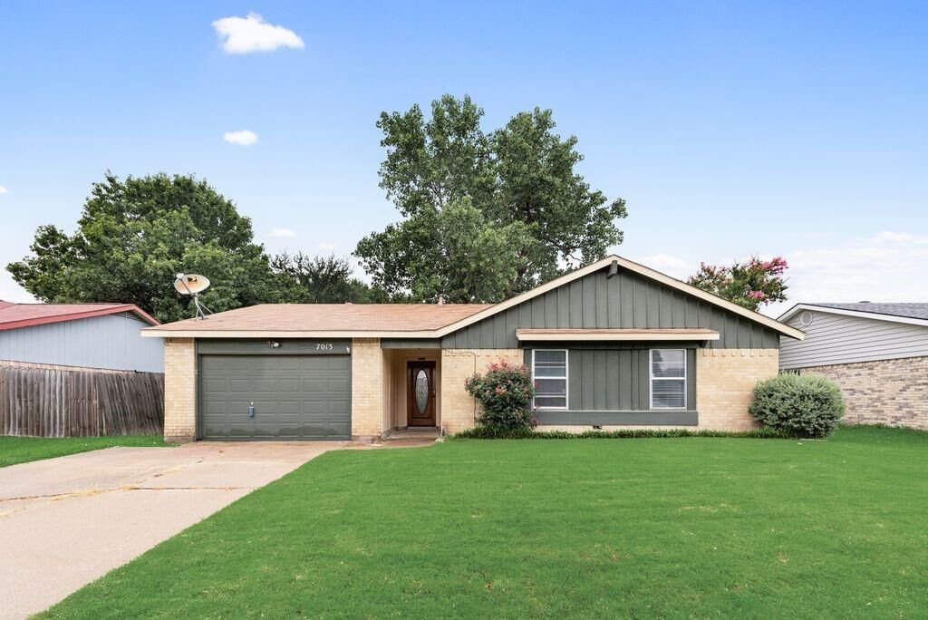 Property Photo:  7013 Lincolnshire Lane  TX 76182 