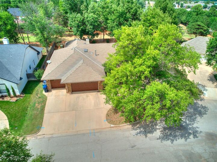 Property Photo:  6105 Sudbury Drive  OK 73162 