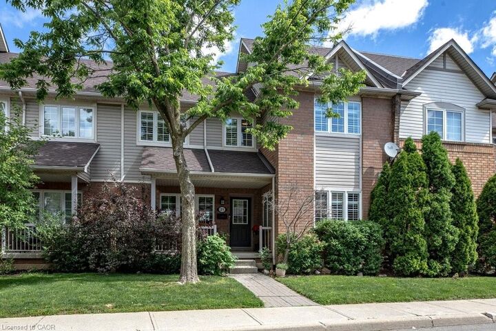 Property Photo:  100 Beddoe Drive 21  ON L8P 4Z2 