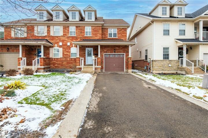 Property Photo:  91 Young Crescent  ON L0S 1J0 
