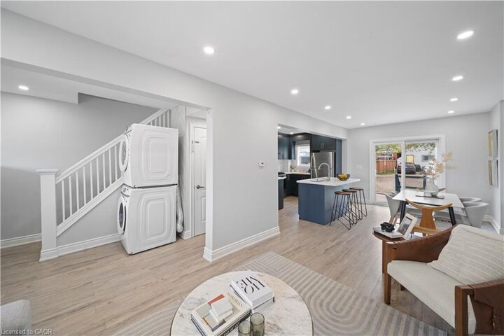 Property Photo:  305 Weir Street N Upper  ON L8H 5G4 