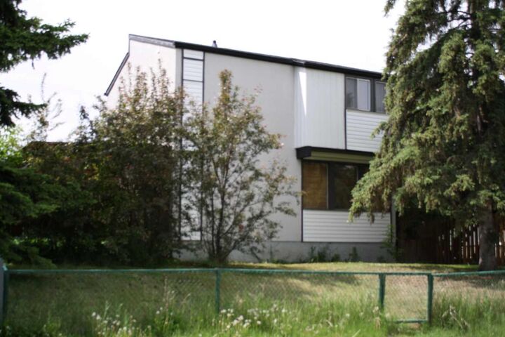Property Photo:  3052 32A Avenue SE  AB T2B 0J3 