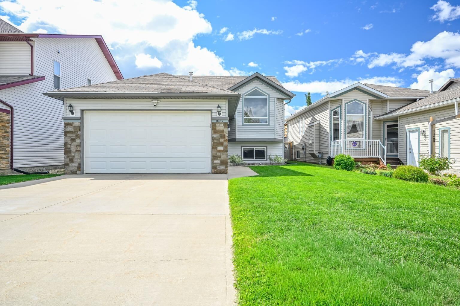 Property Photo:  11405 69 Avenue  AB T8W 0E5 