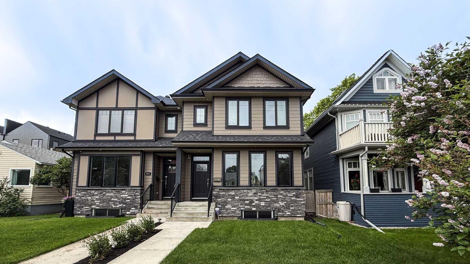 Property Photo: 249 18 Avenue NE AB T2E 1N3