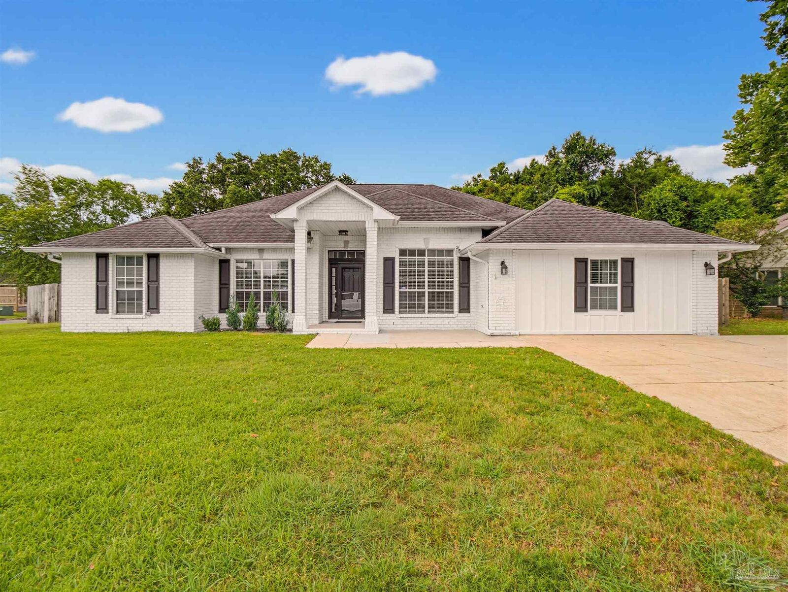 Property Photo: 4647 Winterdale Dr FL 32571