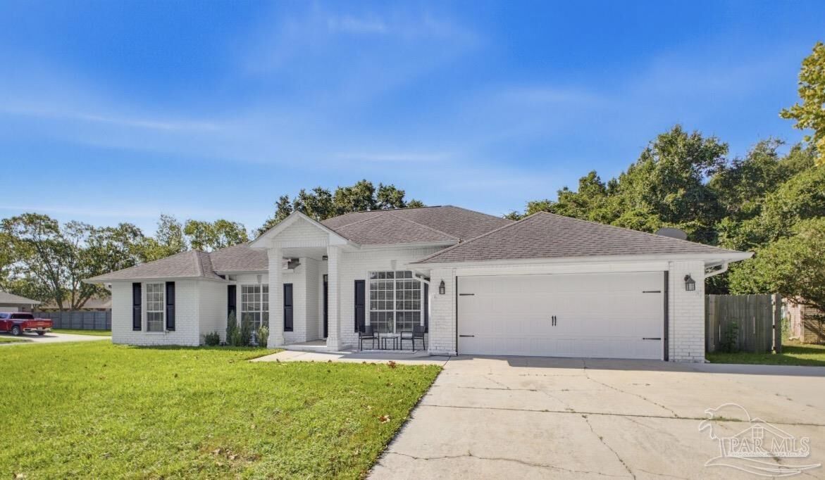 Property Photo: 4647 Winterdale Dr FL 32571