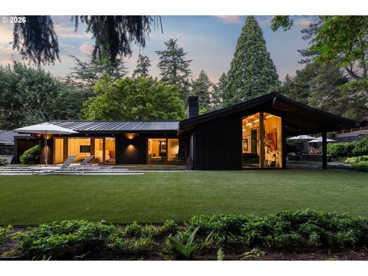 Property Photo:  10200 SW Hawthorne Ln  OR 97225 