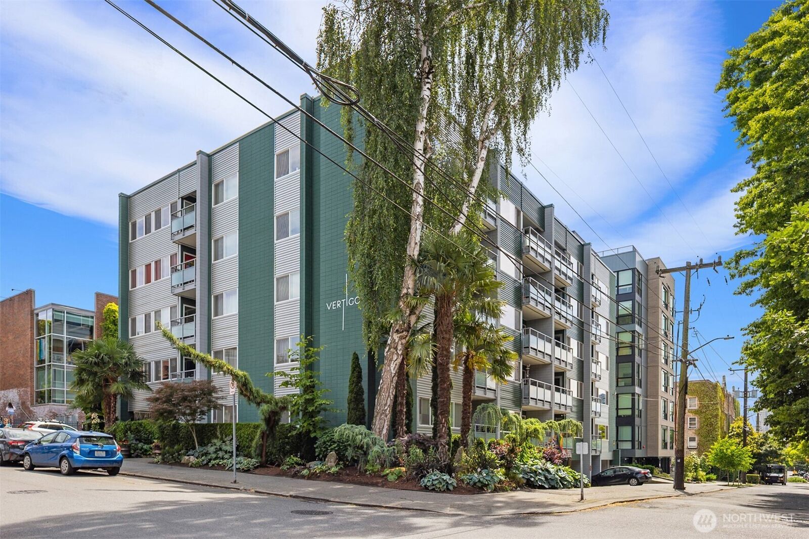 Property Photo:  705 E Republican Street 102  WA 98102 