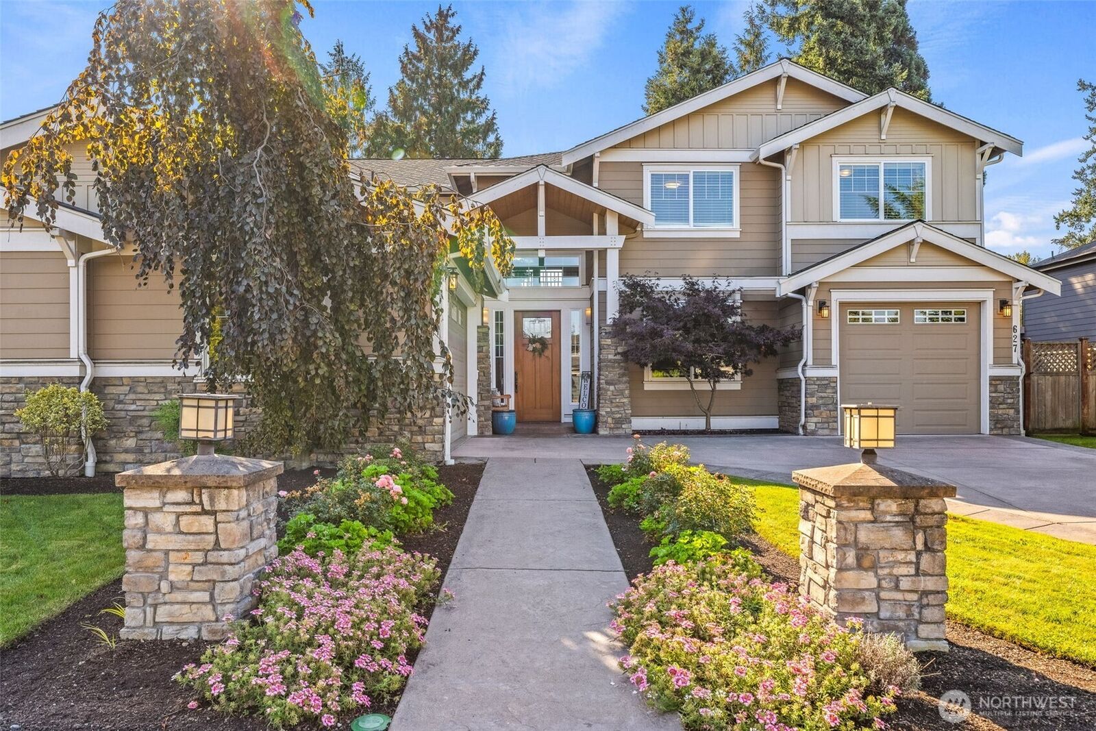 Property Photo:  627 SW 185th Street  WA 98166 