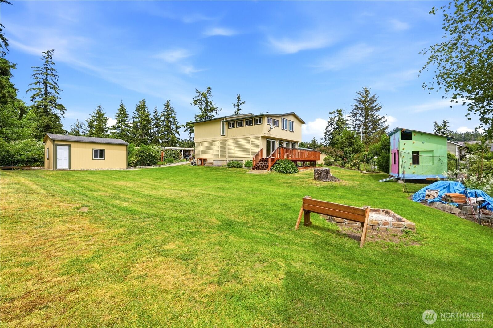 Property Photo: 840 Wolverine Place WA 98282