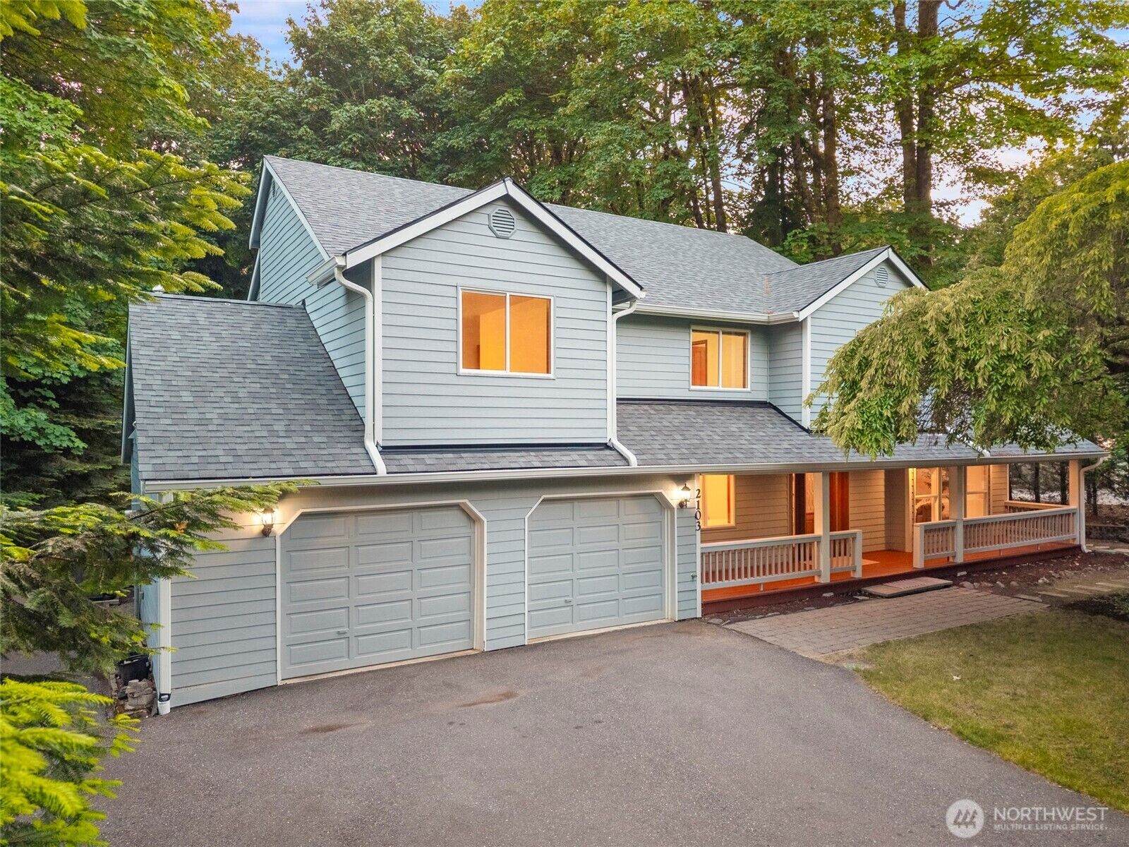 Property Photo:  2103  Golden Maples Court NW  WA 98502 