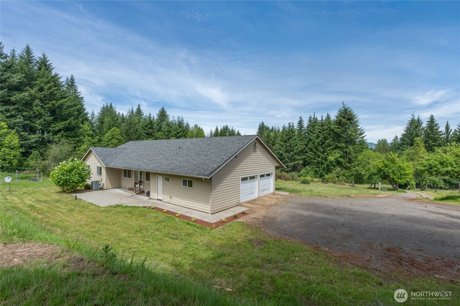 Property Photo: 521 Bodine Rd WA 98626