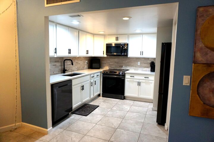 Property Photo: 2800 N Ocean Drive B-12C FL 33404