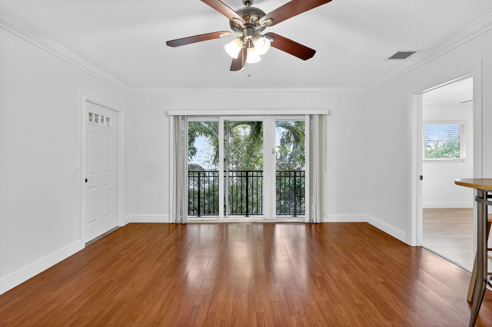 Property Photo: 49 SE 7th Avenue 3 FL 33483