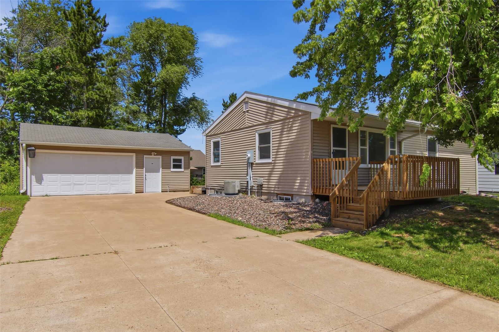 Property Photo:  3140 W Folsom Street  WI 54703 