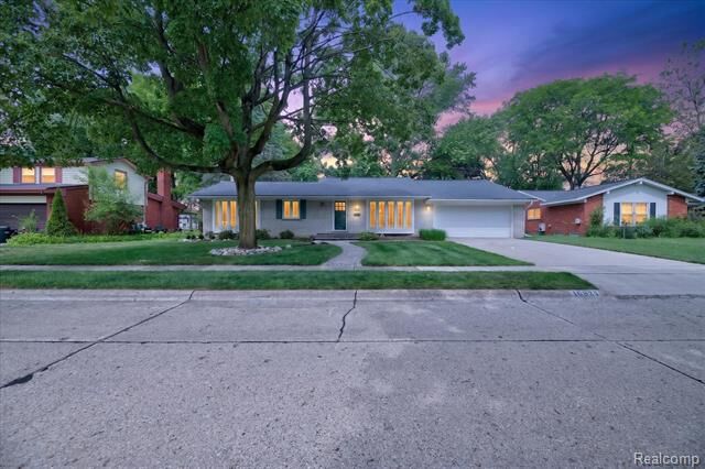 Property Photo:  16927 Farmington Road  MI 48154 