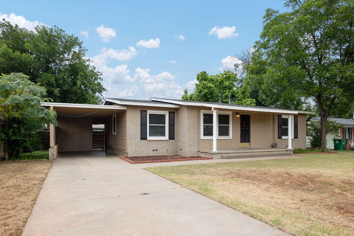 Property Photo:  2520 Yale Avenue  TX 76904 