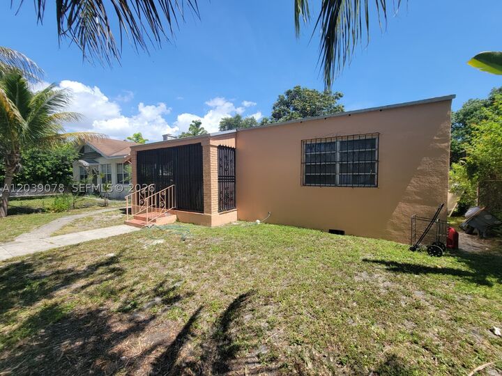 Property Photo:  75 NE 49th St  FL 33137 