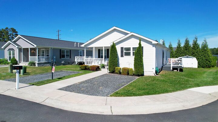 Property Photo:  5 Redwood Ct  NJ 08330 
