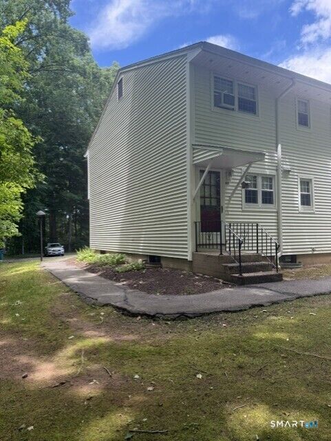 Property Photo:  453 Robin Court 453  CT 06410 