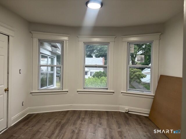 Property Photo: 1483 W Broad Street CT 06614