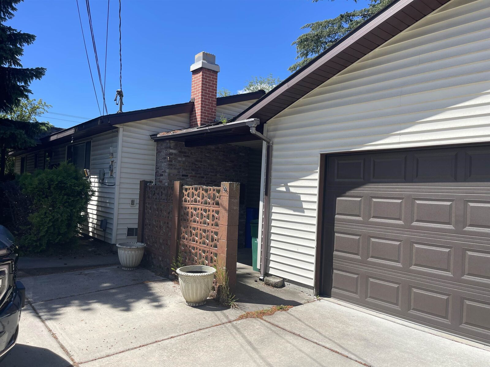 Property Photo: 10023 E 15th Ave WA 99206