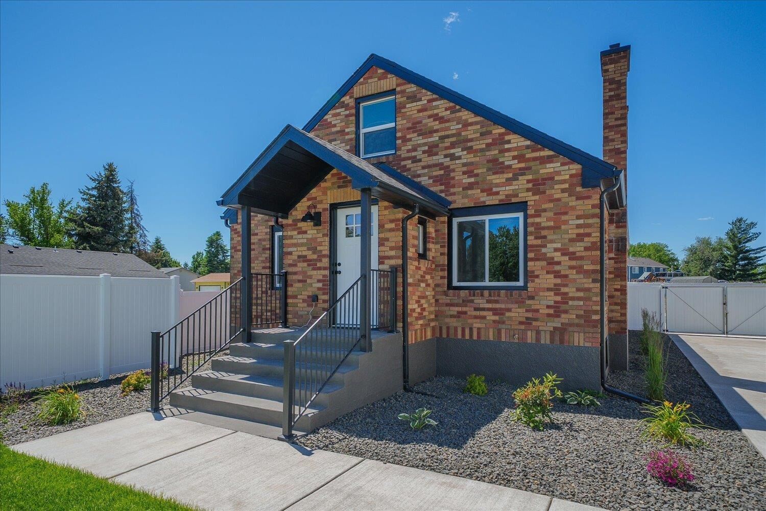 Property Photo:  1005 S Century Rd  WA 99037 