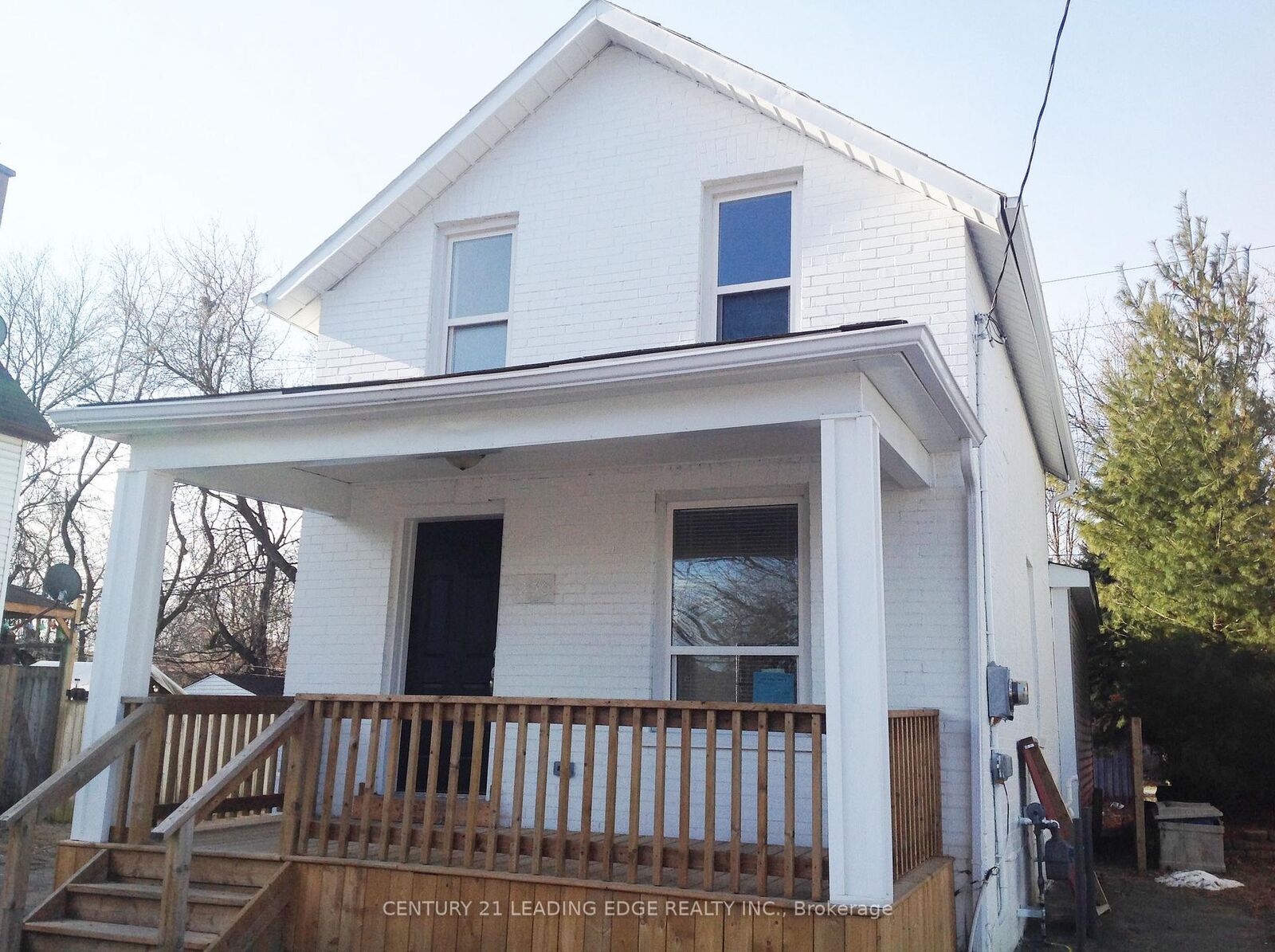 Property Photo:  230 Court Street  ON L1H 4W7 