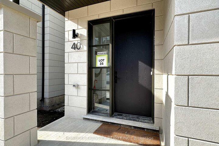 Property Photo: 40 Chiara Rose Lane ON L4E 1H4