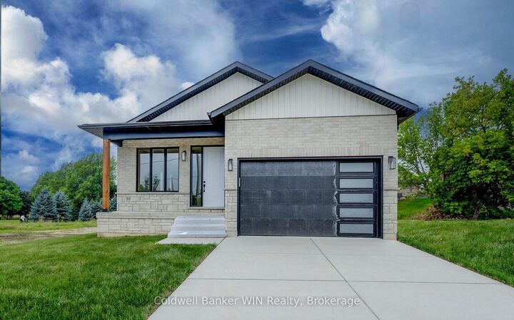 647 Martin Street — photo 1